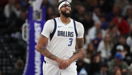 Stein：浓眉今日将进行医学影像检查 以确定左手伤情严重程度